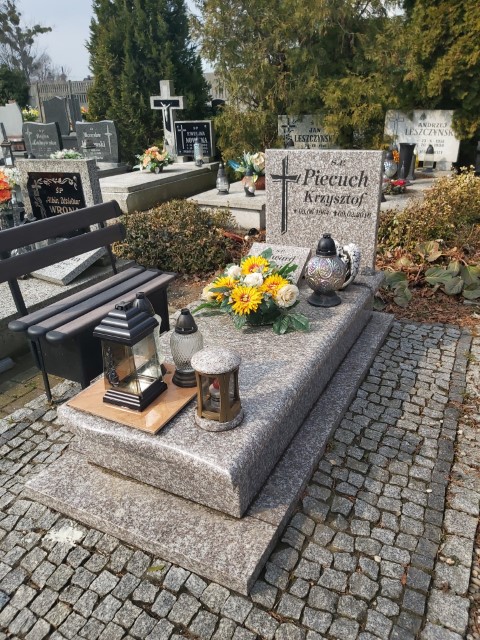 Krzysztof Piecuch 1964 Brzeg - Grobonet - Wyszukiwarka osób pochowanych