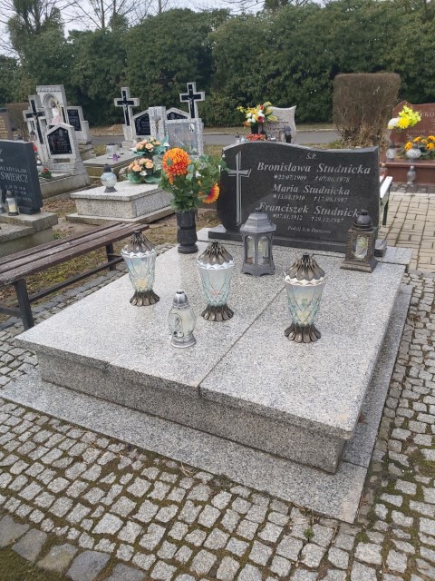 Franciszek Studnicki 1912 Brzeg - Grobonet - Wyszukiwarka osób pochowanych