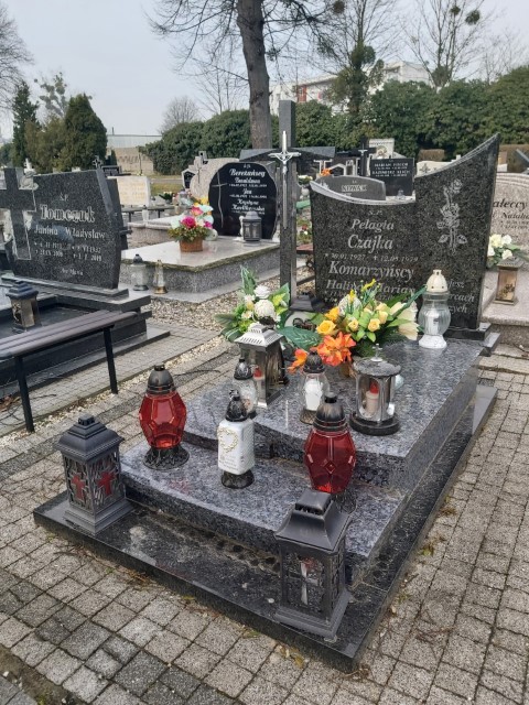 Halina Komarzyńska 1949 Brzeg - Grobonet - Wyszukiwarka osób pochowanych