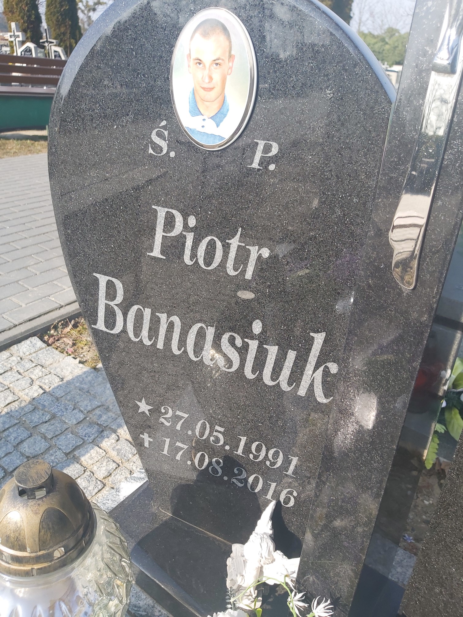 Piotr Banasiuk 1991 Brzeg - Grobonet - Wyszukiwarka osób pochowanych