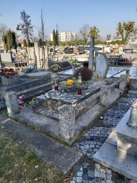 Romualda Łotkowska 1926 Brzeg - Grobonet - Wyszukiwarka osób pochowanych