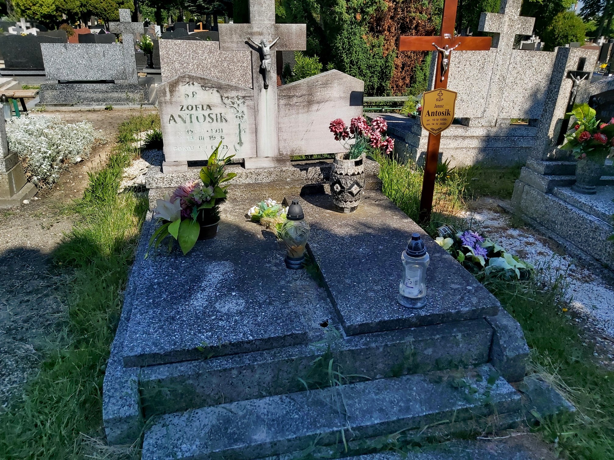 Janusz Antosik 1956 Brzeg - Grobonet - Wyszukiwarka osób pochowanych