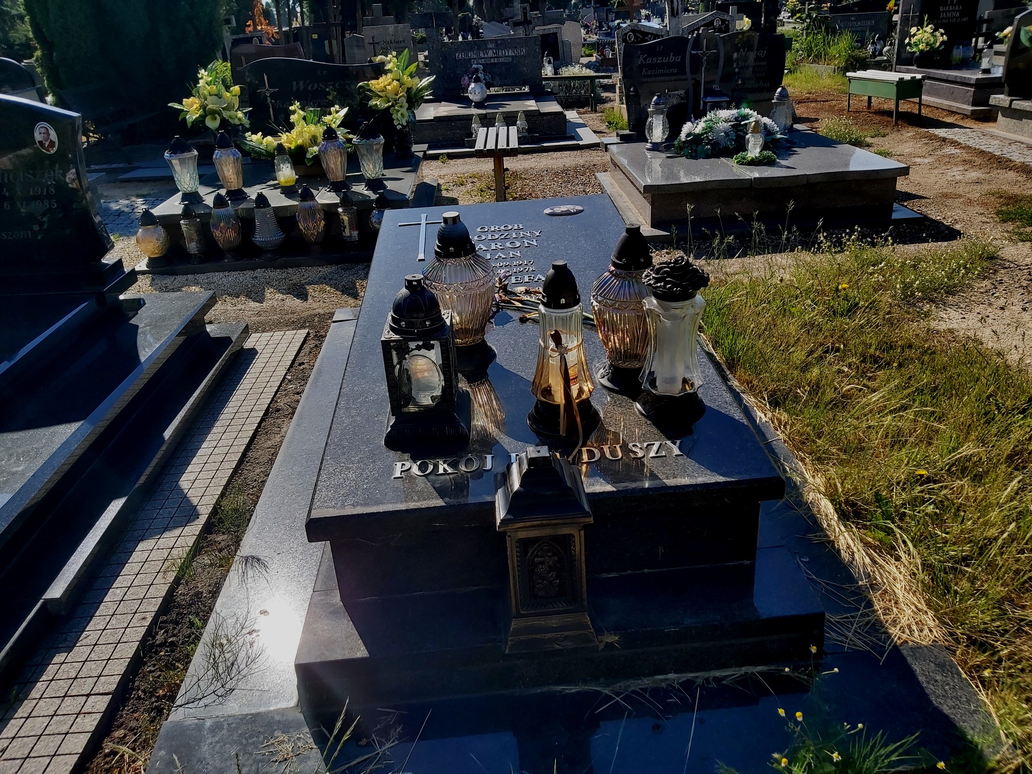 Elżbieta Jaroń 1944 Brzeg - Grobonet - Wyszukiwarka osób pochowanych