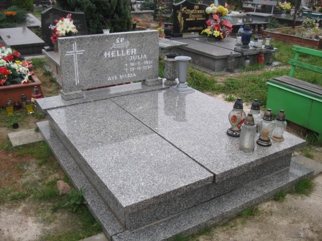 Grób Julia Heller