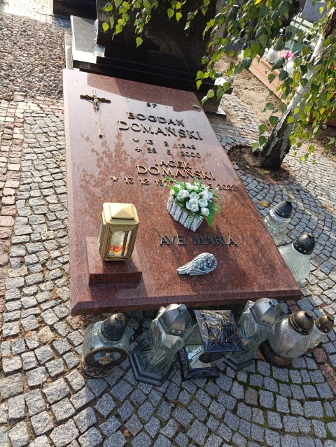 Grób Jacek Domański
