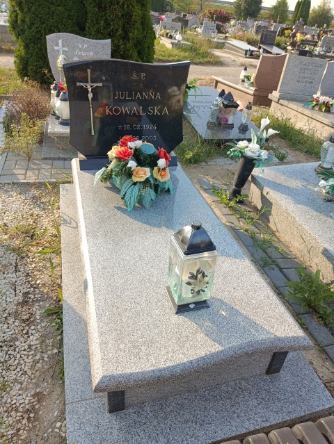 Grób Julianna Kowalska