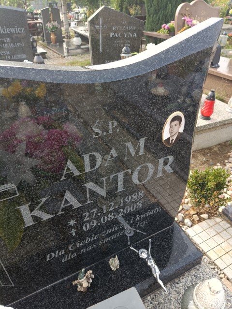 Grób Adam Kantor