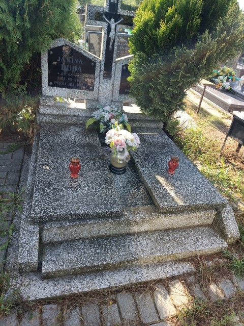 Janina Duda 1944 Brzeg - Grobonet - Wyszukiwarka osób pochowanych