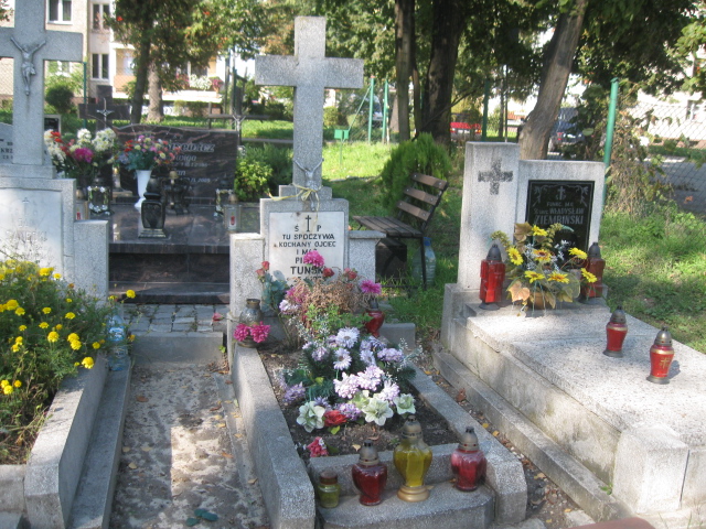 Grób Piotr Tuński
